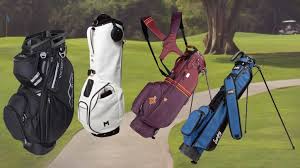 Minimalist Golf Bags vs Fully-Loaded - Which Golfer Are You?